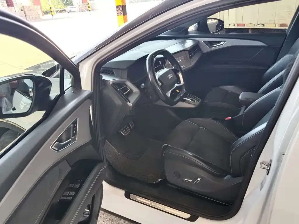Audi Q5 e-tron 2023 из CN, фото 5