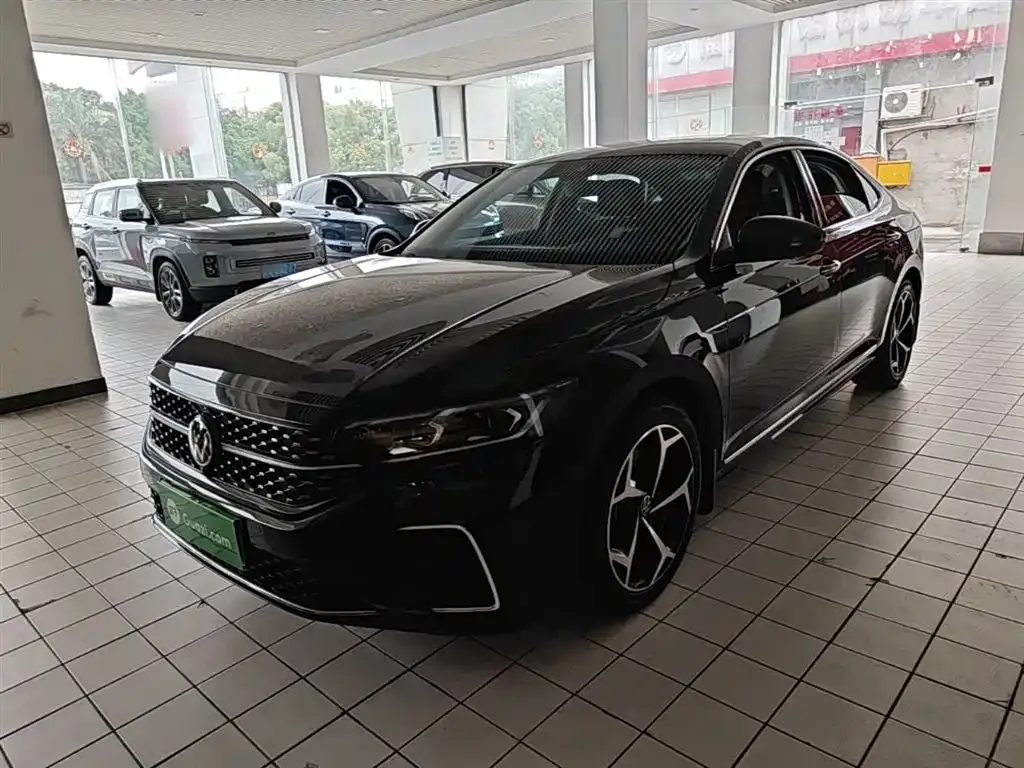 Volkswagen Passat — фото 10