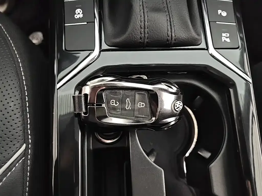 Volkswagen Passat — фото 7