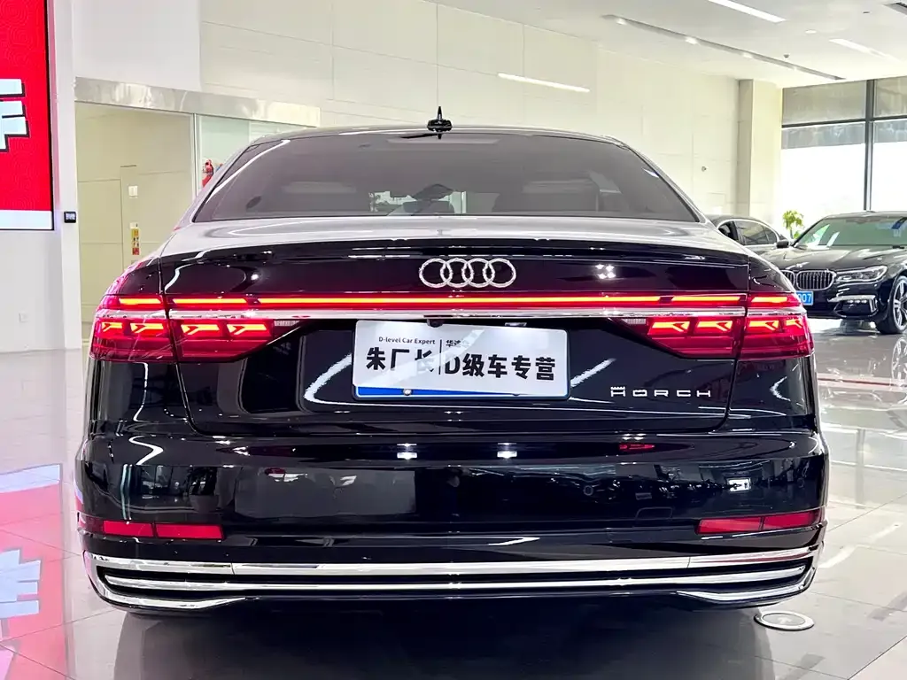 Audi A8 — фото 6