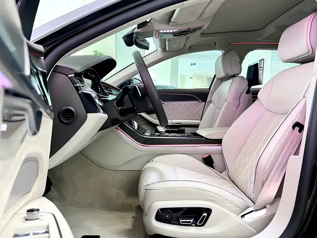 Audi A8 — фото 3