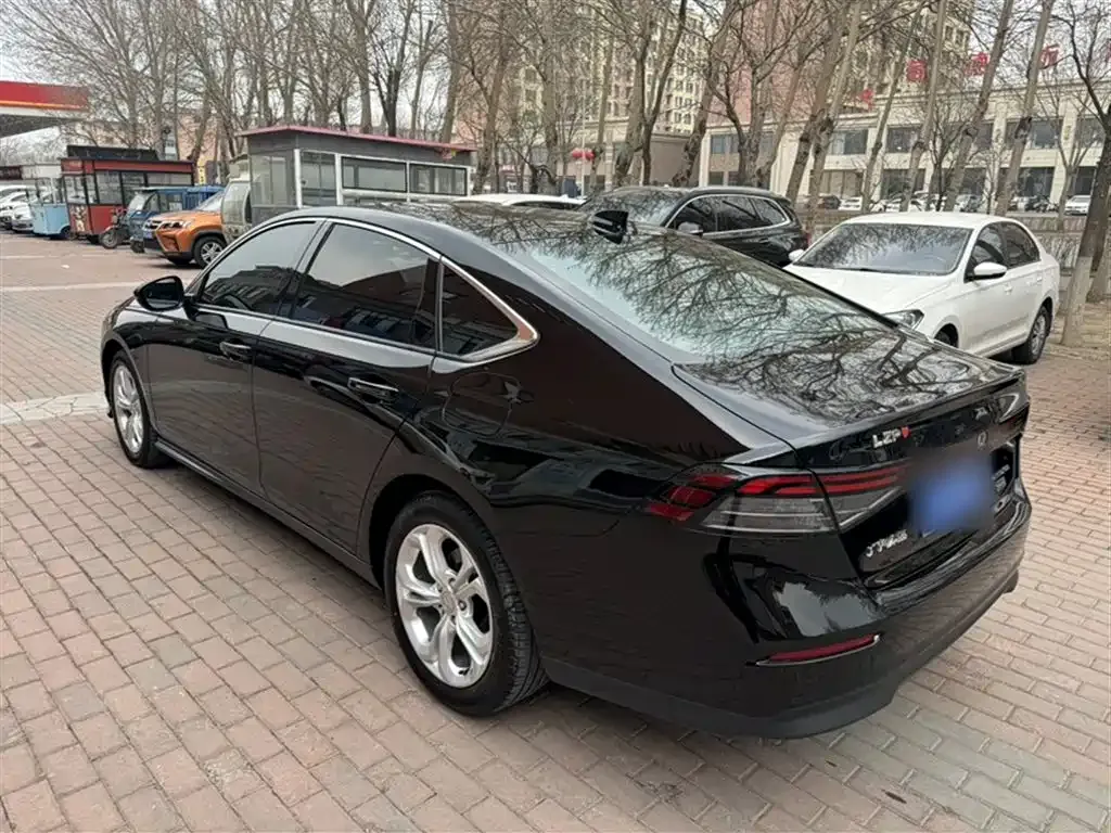 Honda Accord — фото 10