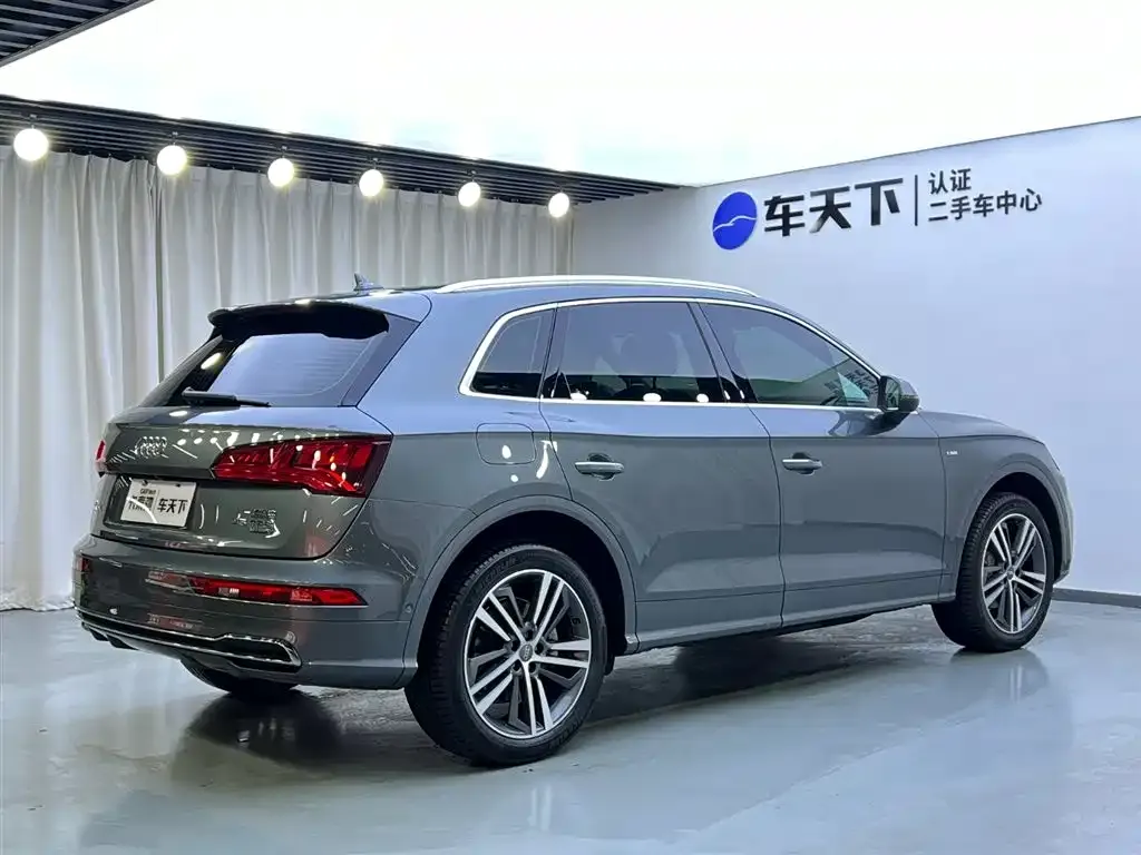 Audi Q5L — фото 2