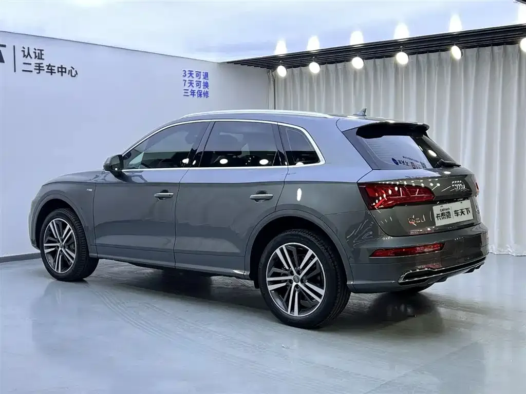 Audi Q5L — фото 7