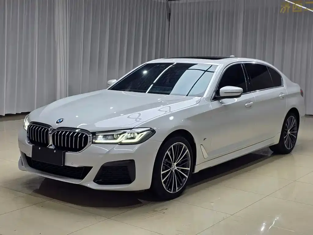 BMW 5 Series — фото 1