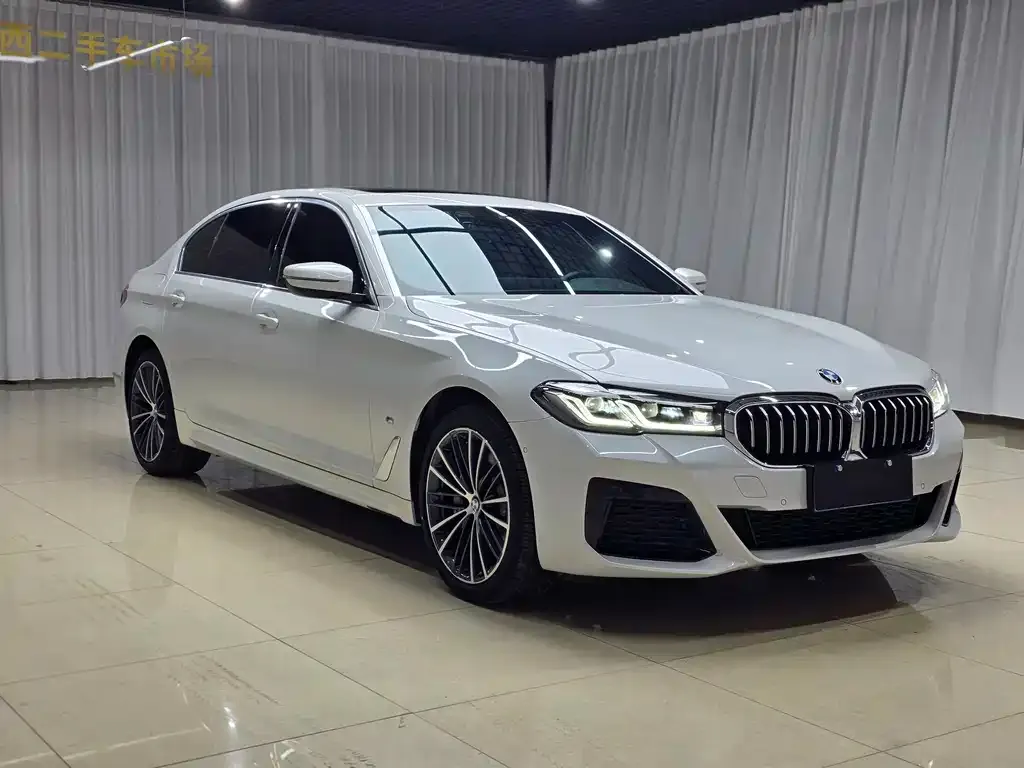 BMW 5 Series — фото 5