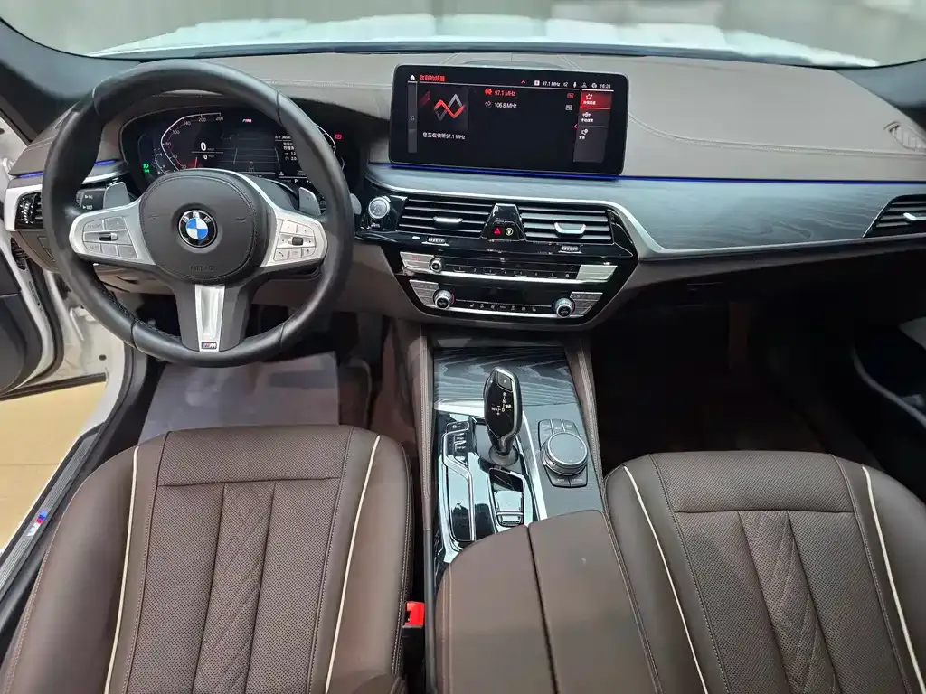 BMW 5 Series — фото 10
