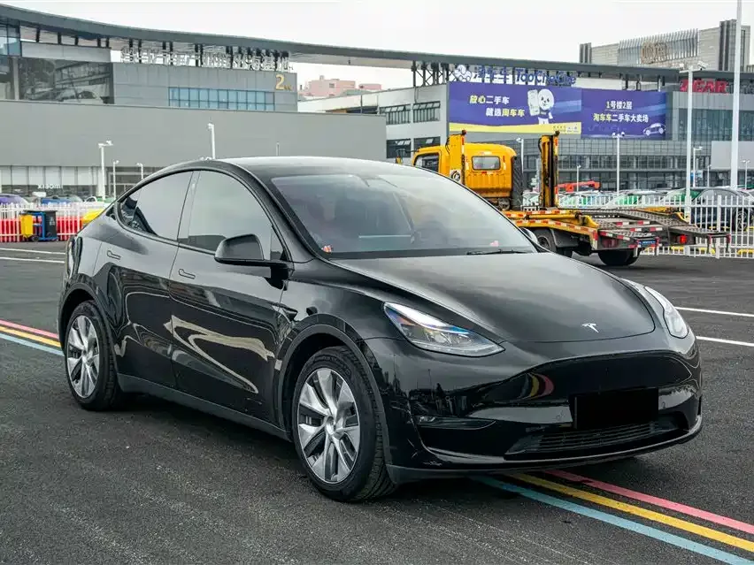 Tesla Model Y — фото 6
