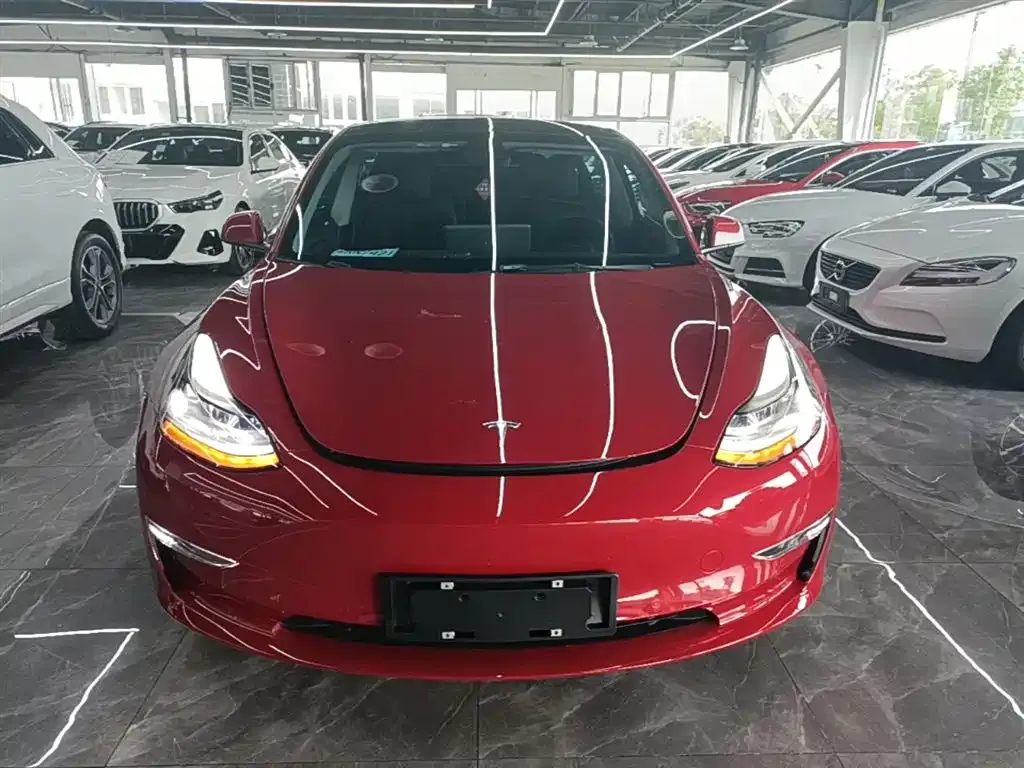 Tesla Model 3 — фото 7