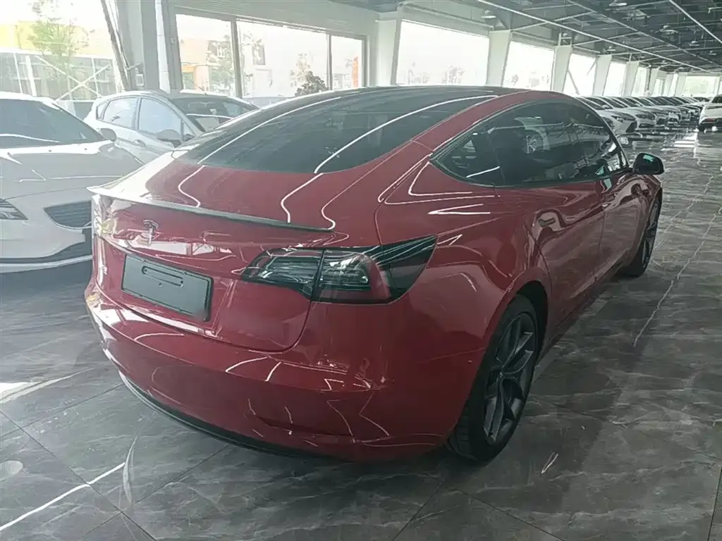Tesla Model 3 — фото 6