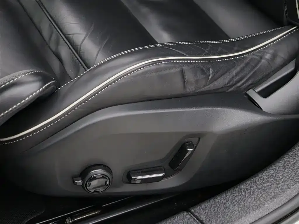 Volvo V60 2023 из CN, фото 6