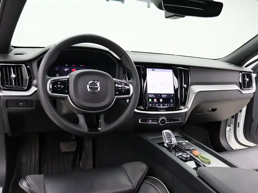 Volvo V60 2023 из CN, фото 5