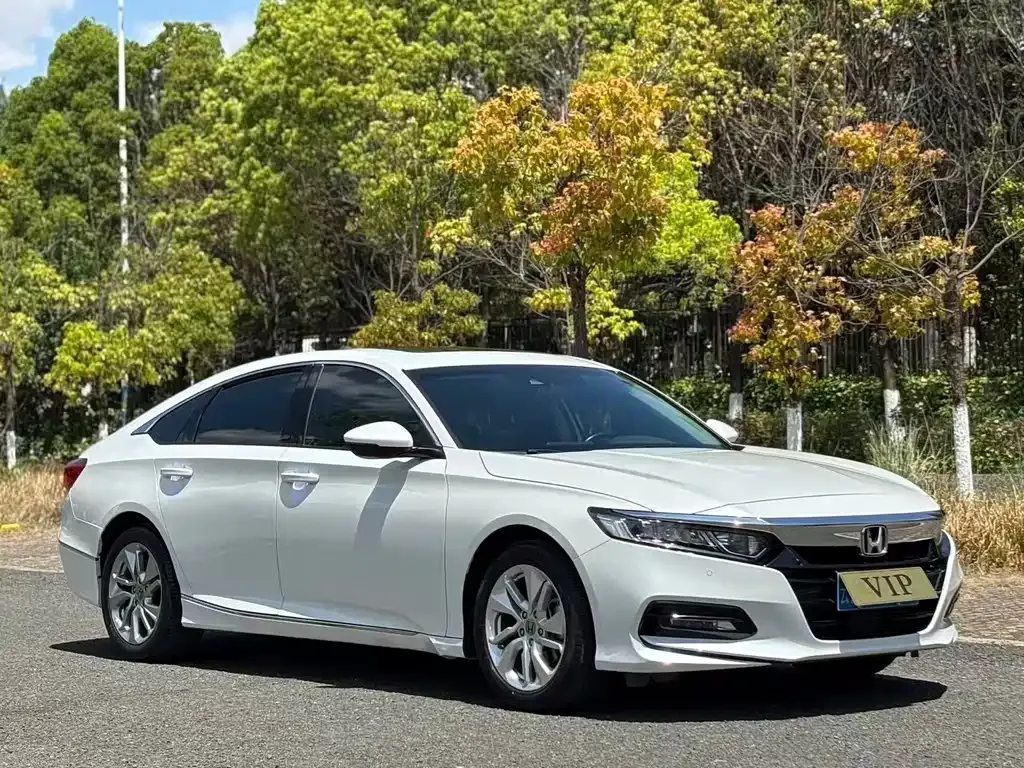Honda Accord — фото 9