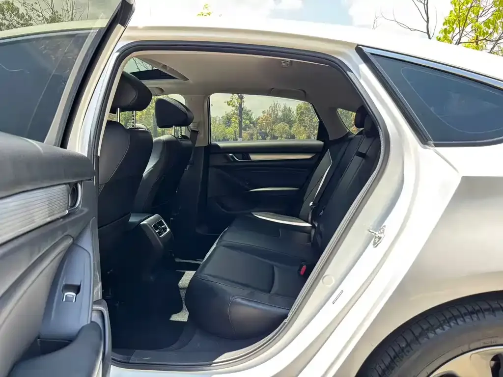 Honda Accord — фото 3