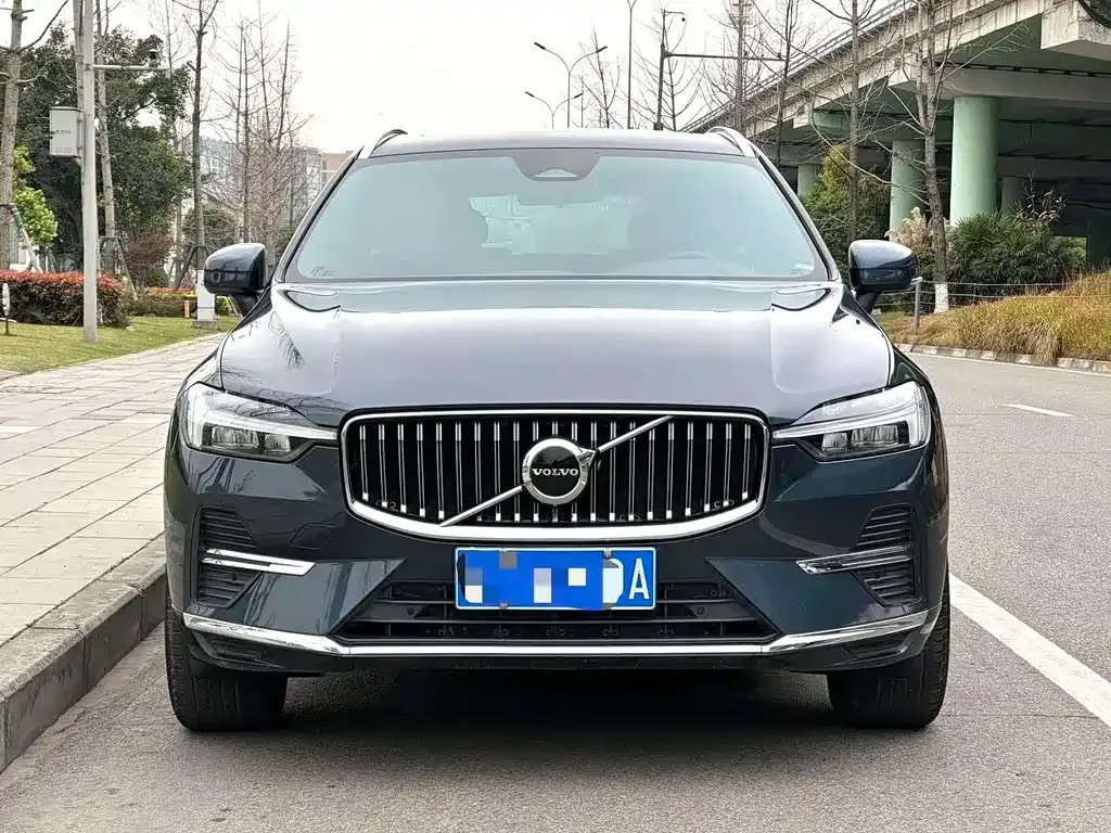 Volvo XC60 — фото 7