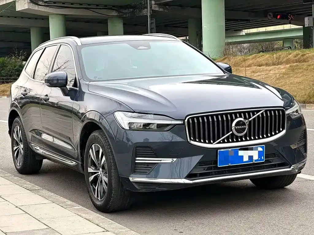 Volvo XC60 — фото 8