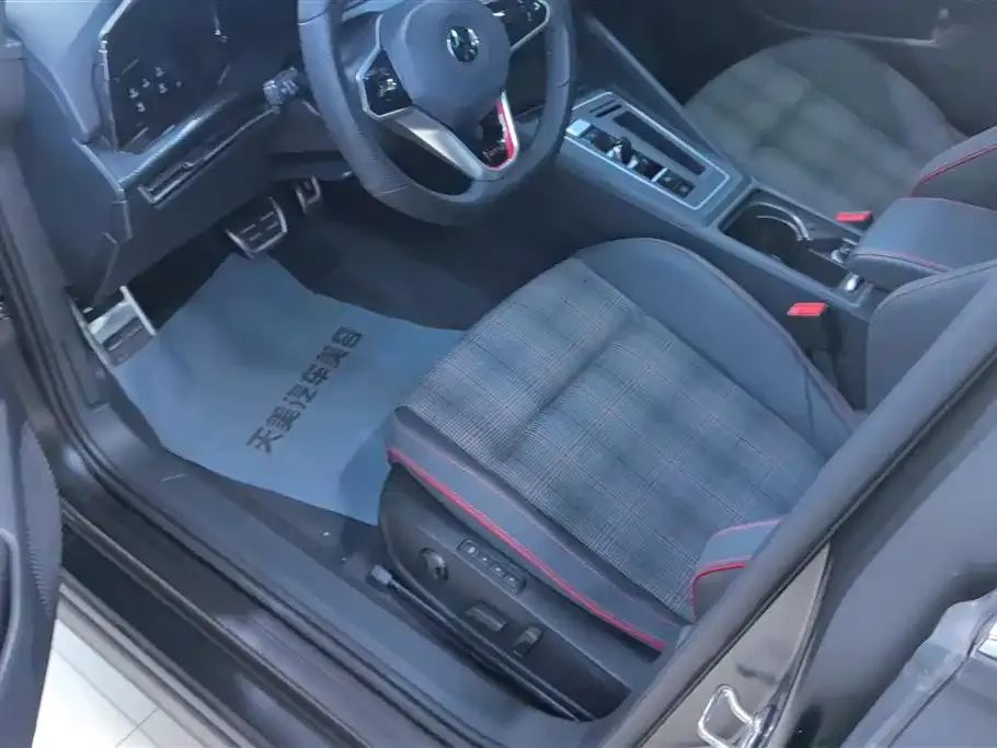 Volkswagen Golf GTI — фото 5