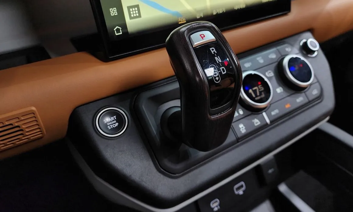 Land Rover Defender 2023 из KR, фото 6