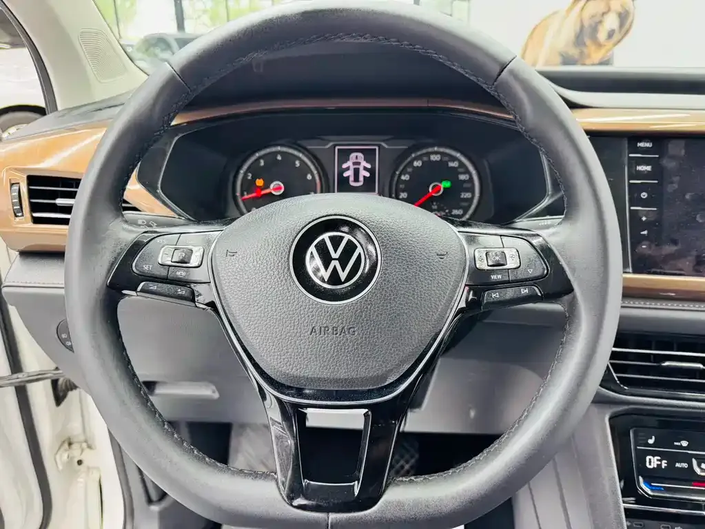 Volkswagen Tharu — фото 9