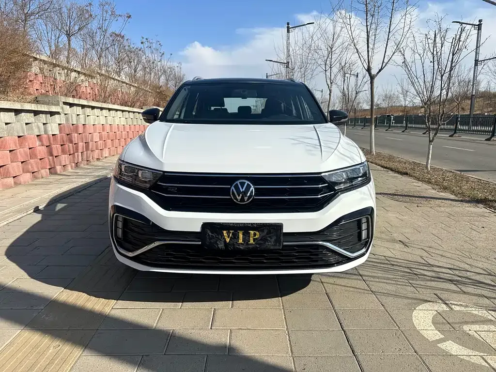 Volkswagen T-Roc — фото 6