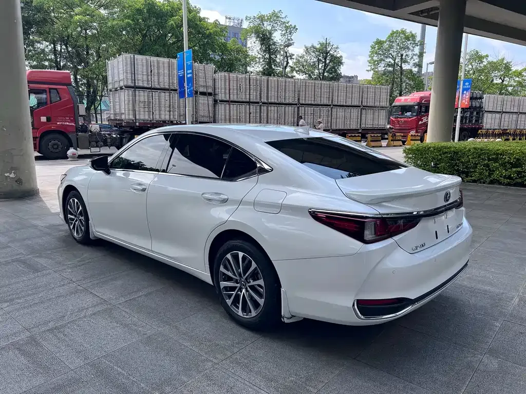 Lexus ES 2023 из CN, фото 9