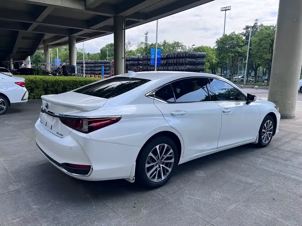 Lexus ES 2023 из CN, фото 4