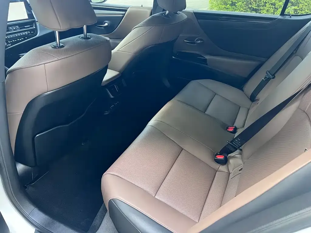 Lexus ES 2023 из CN, фото 5