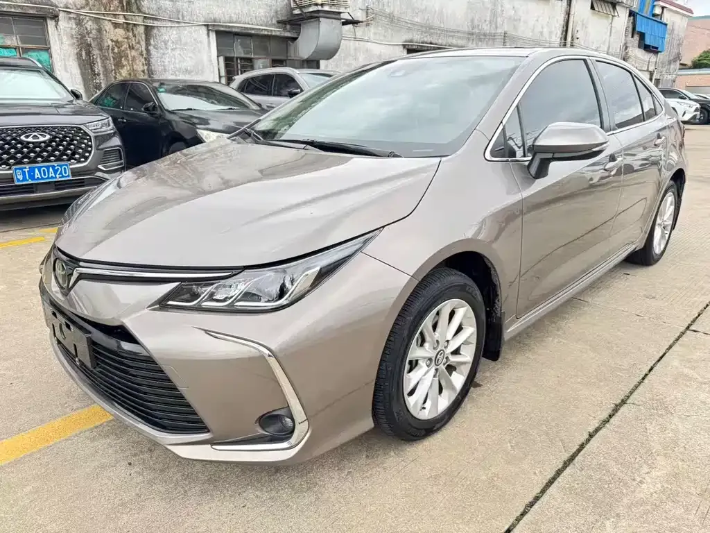 Toyota Corolla — фото 1