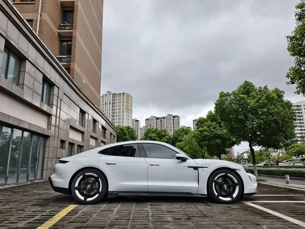 Porsche Taycan 2021 из CN, фото 8