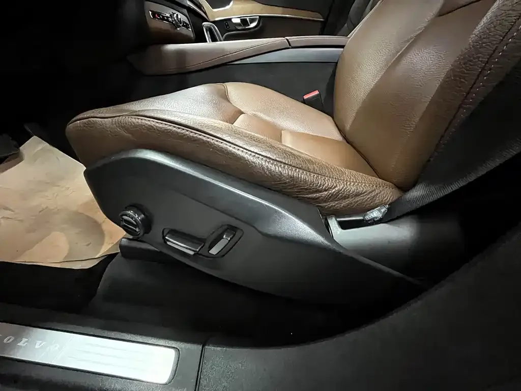 Volvo XC90 2022 из CN, фото 4