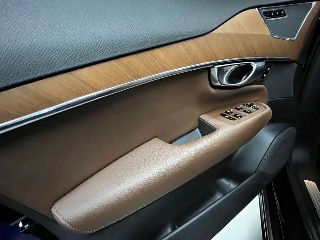 Volvo XC90 2022 из CN, фото 2