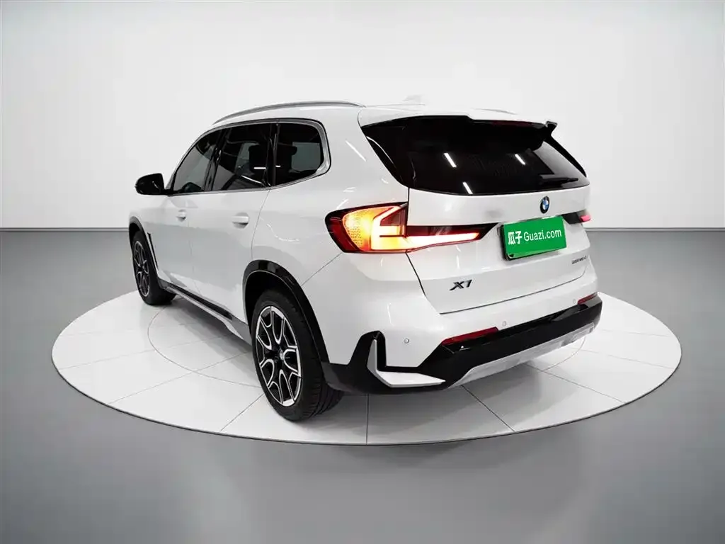 BMW X1 — фото 8
