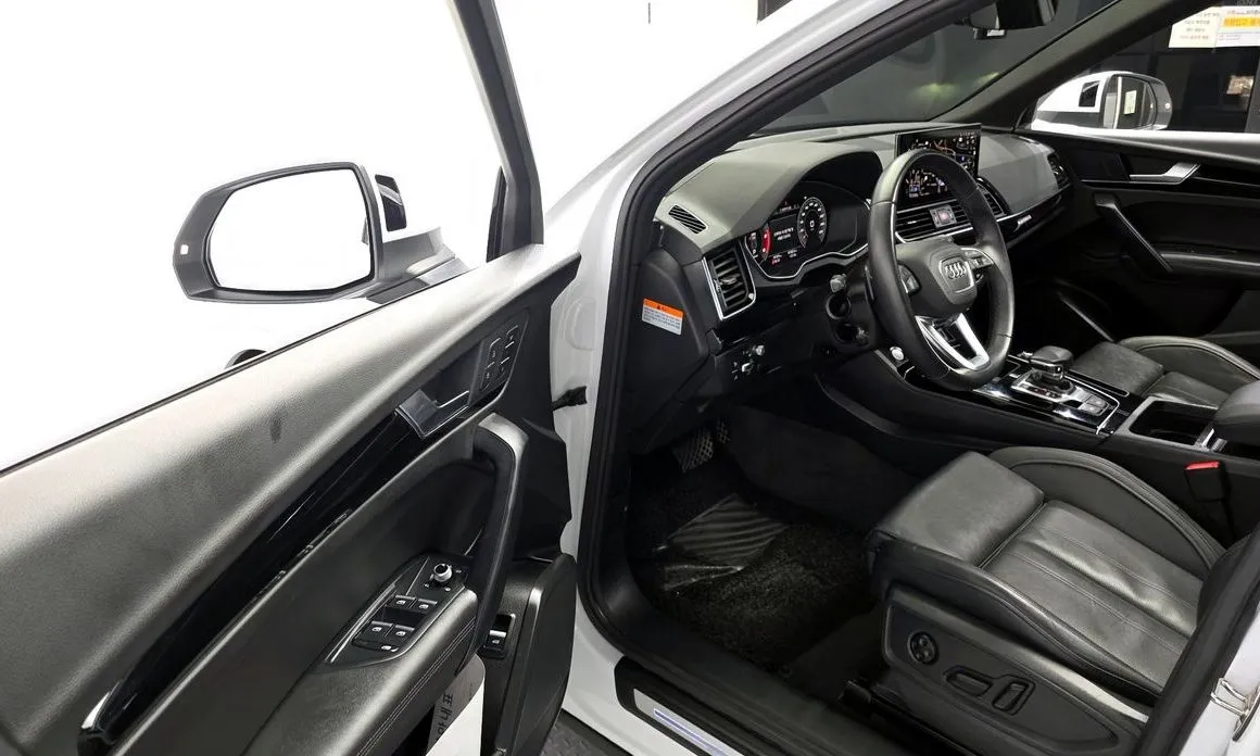 Audi Q5 2021 из KR, фото 6