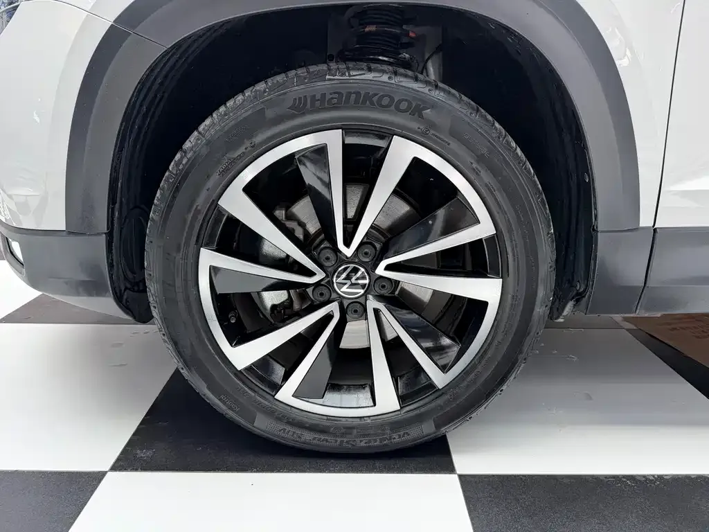 Volkswagen Tharu — фото 6