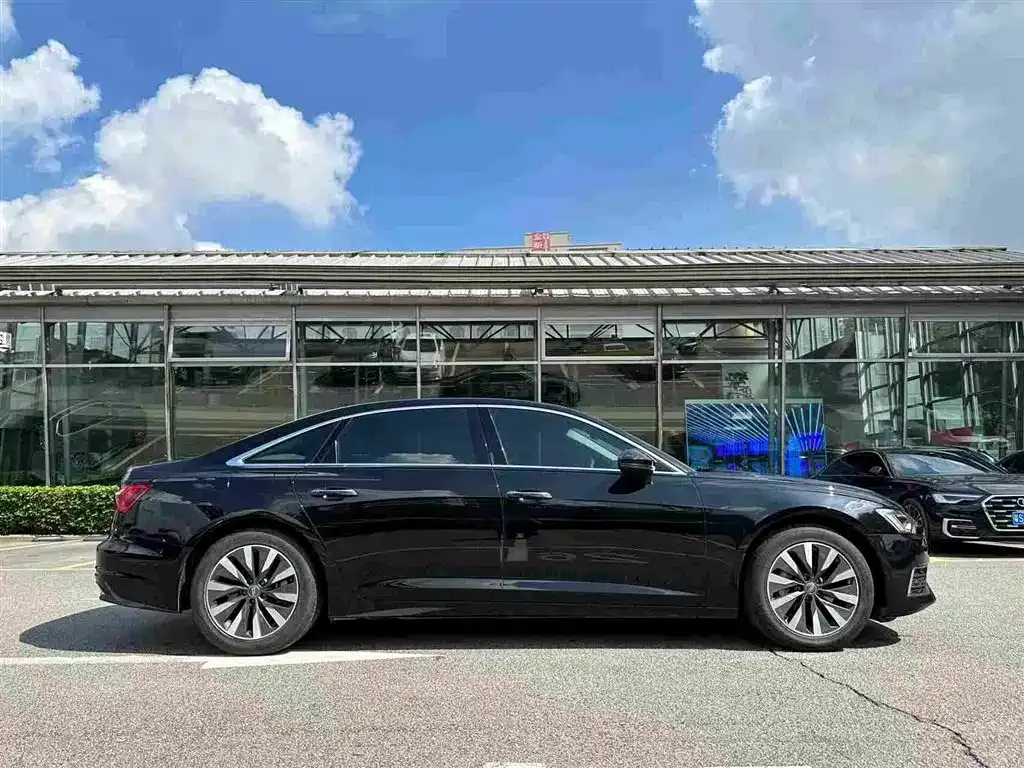 Audi A6L 2021 из CN, фото 9