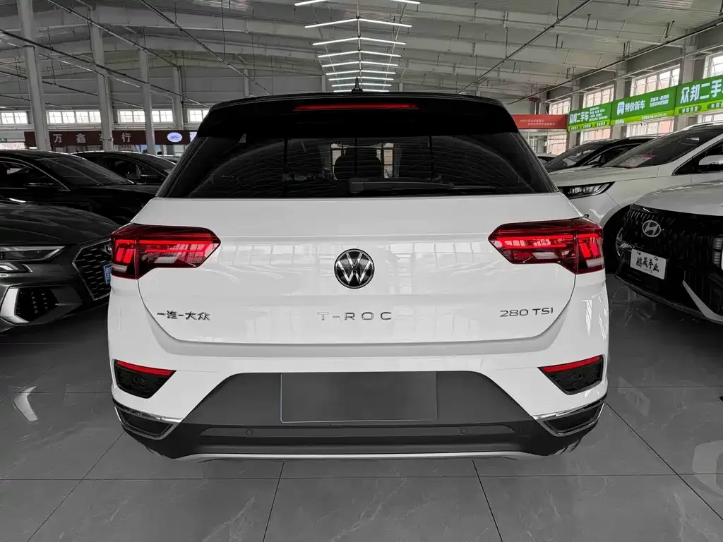 Volkswagen T-Roc — фото 6