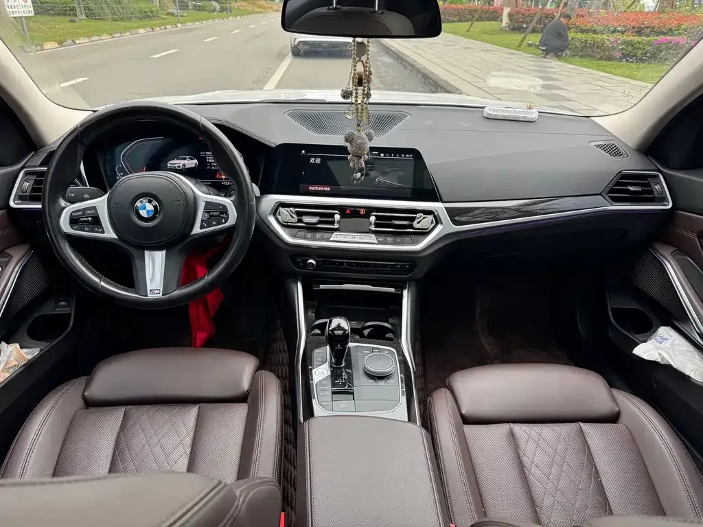 BMW 3 Series 2022 из CN, фото 2