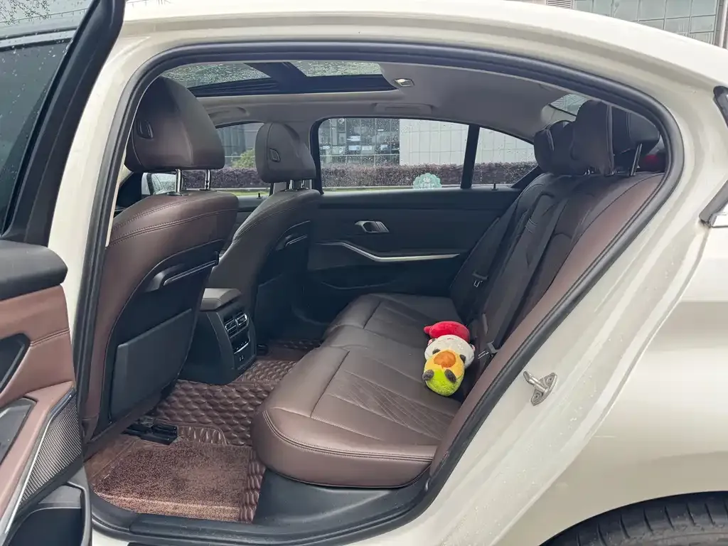BMW 3 Series 2022 из CN, фото 5