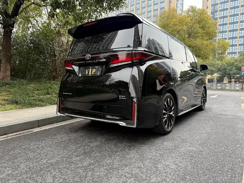 Toyota Vellfire — фото 10