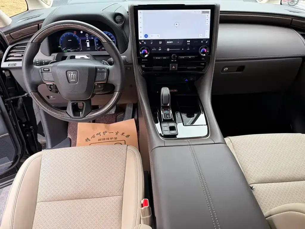 Toyota Vellfire — фото 5