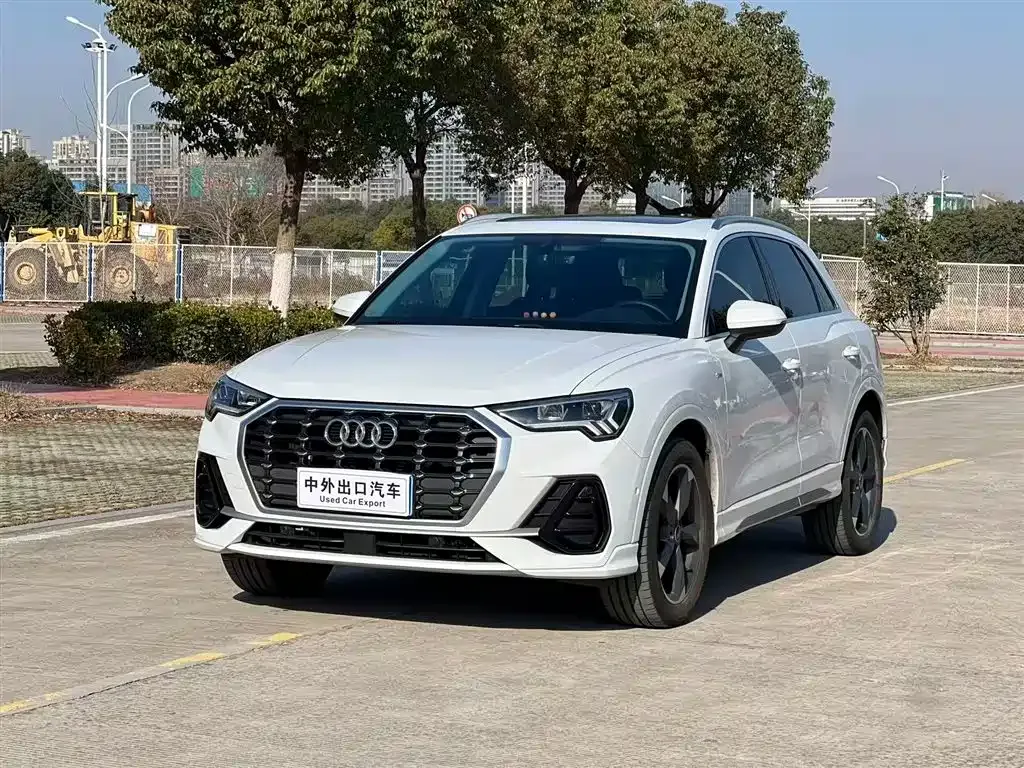 Audi Q3 — фото 1