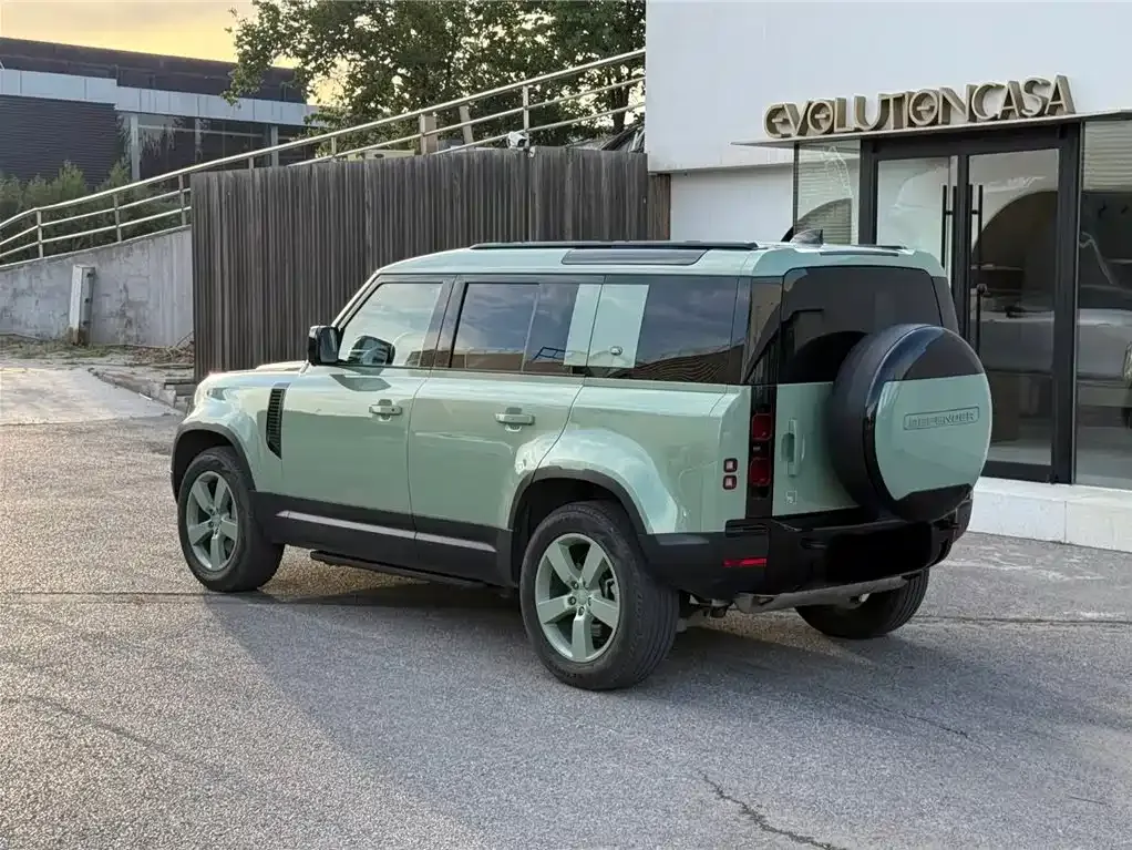 Land Rover Defender — фото 6