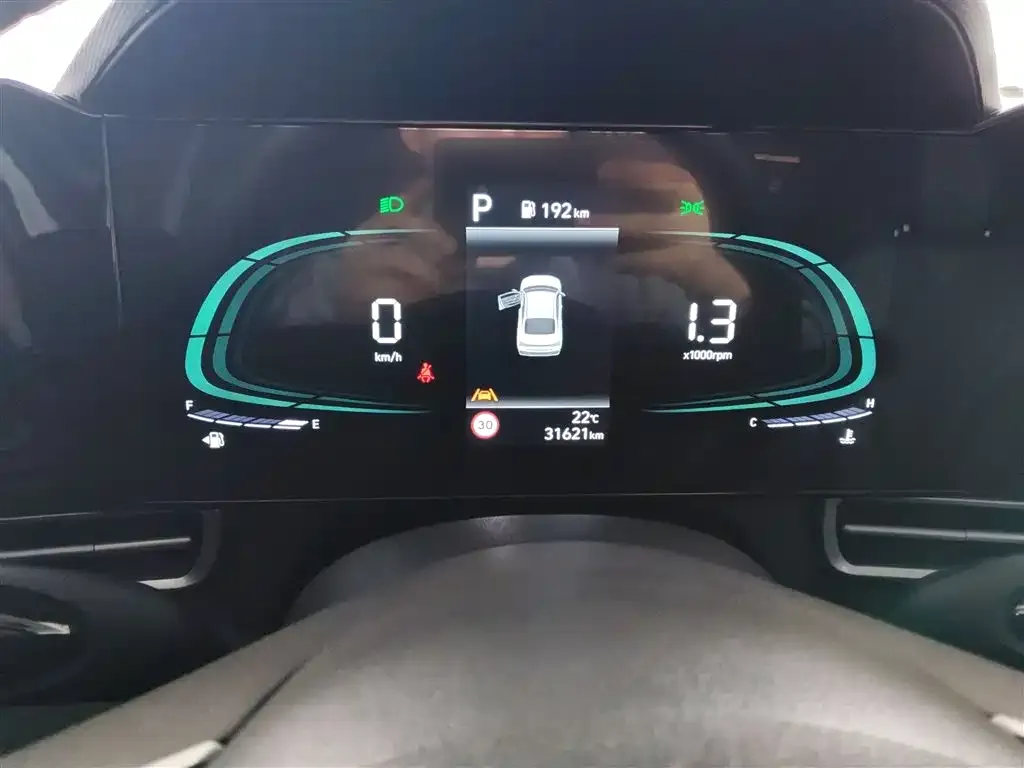 Hyundai Elantra 2024 из CN, фото 2