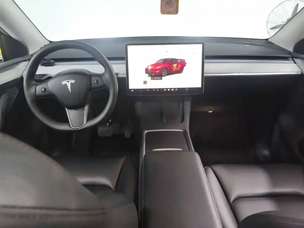 Tesla Model Y — фото 5