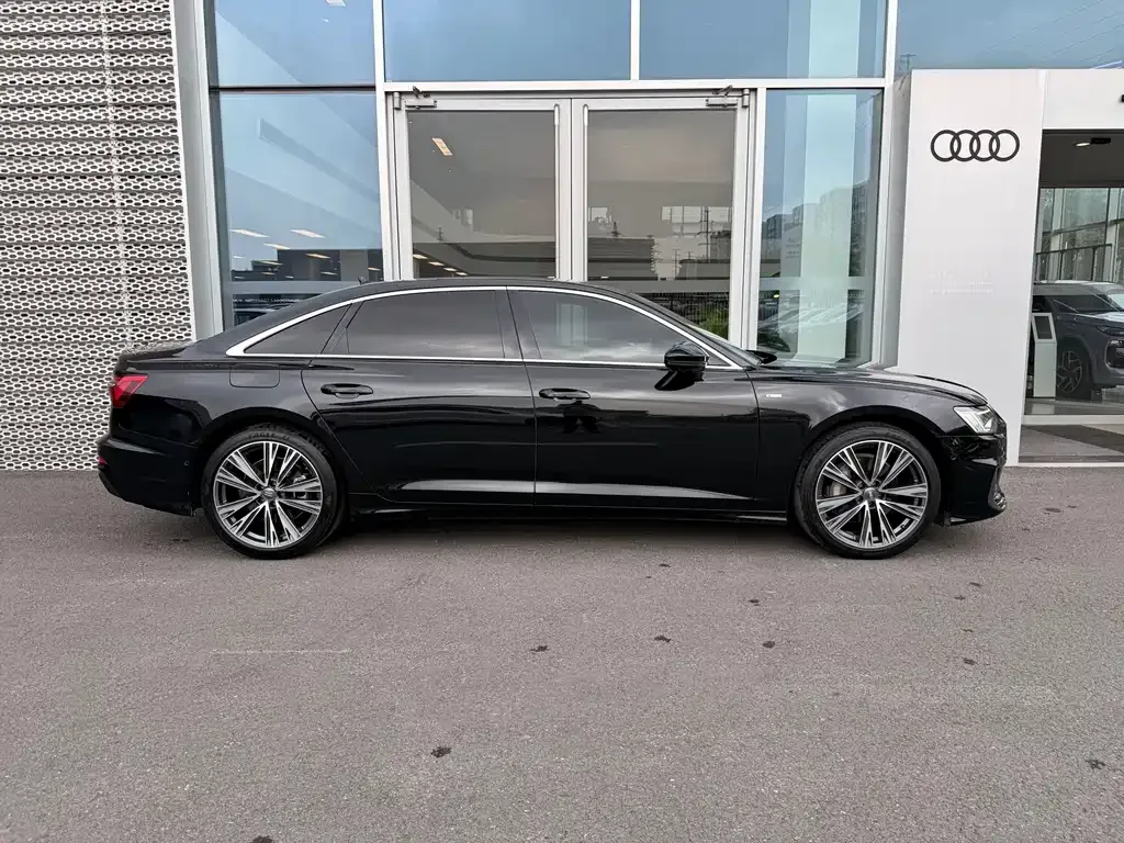 Audi A6L — фото 6