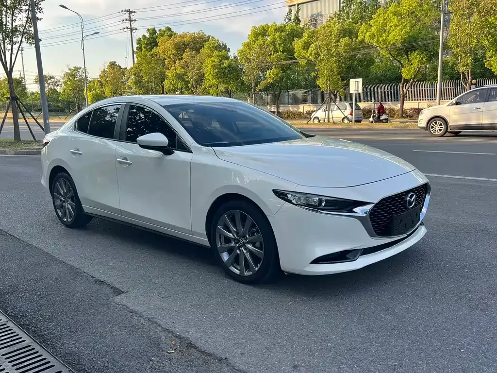 Mazda 3 Axela — фото 10