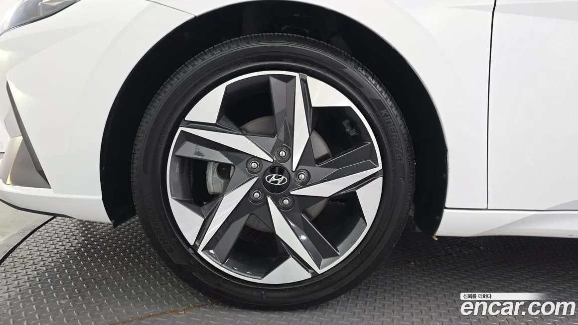 Hyundai AVANTE — фото 3