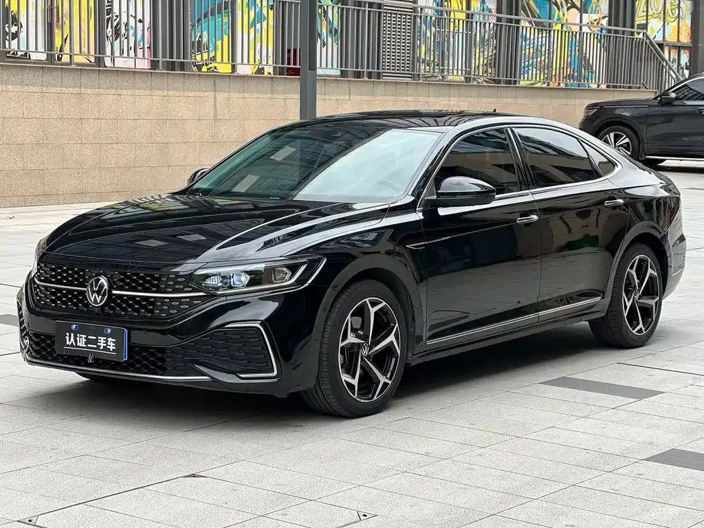 Volkswagen Passat — фото 1
