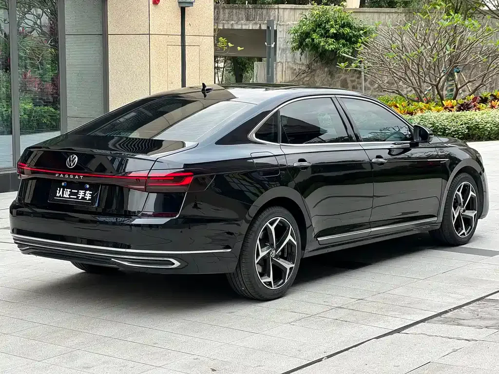 Volkswagen Passat — фото 5