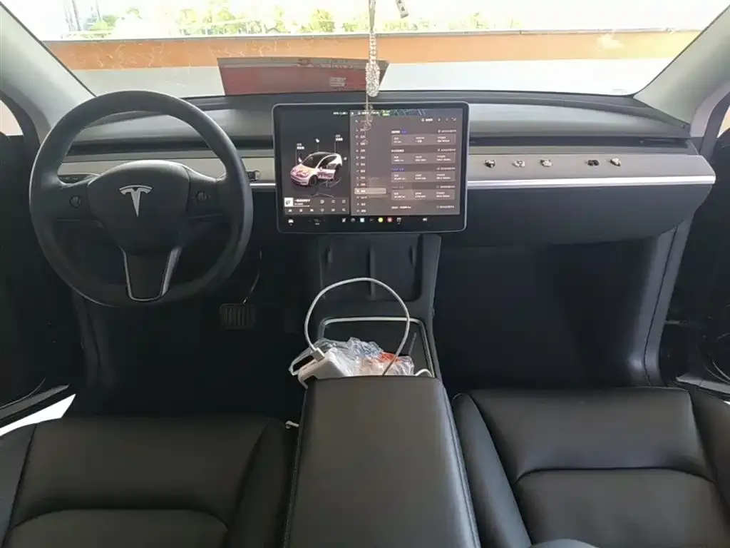 Tesla Model Y — фото 3